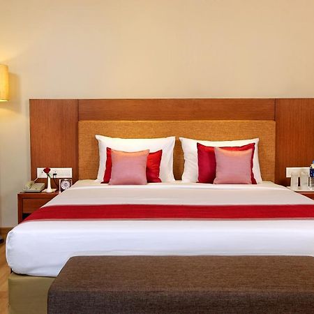 Park Residency Adoor Hotel Adur Luaran gambar