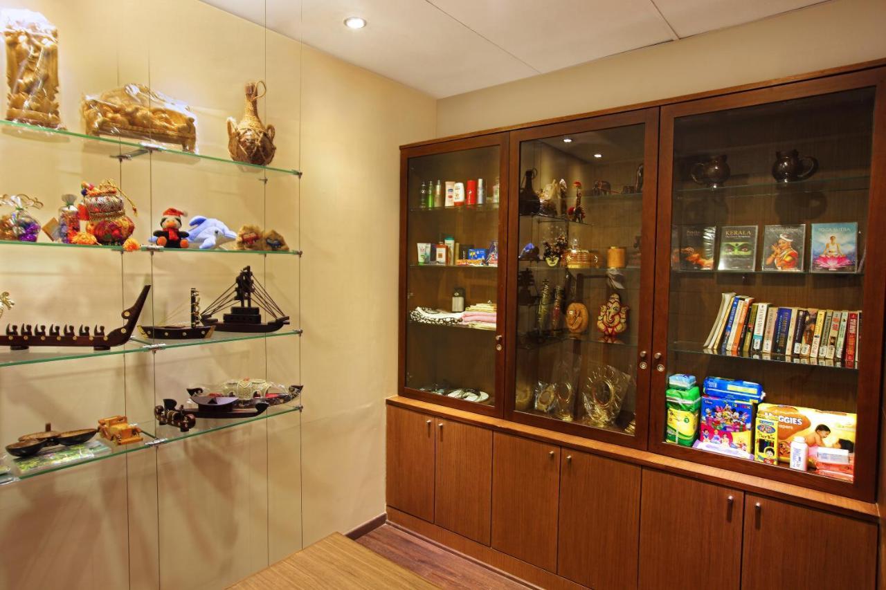 Park Residency Adoor Hotel Adur Luaran gambar