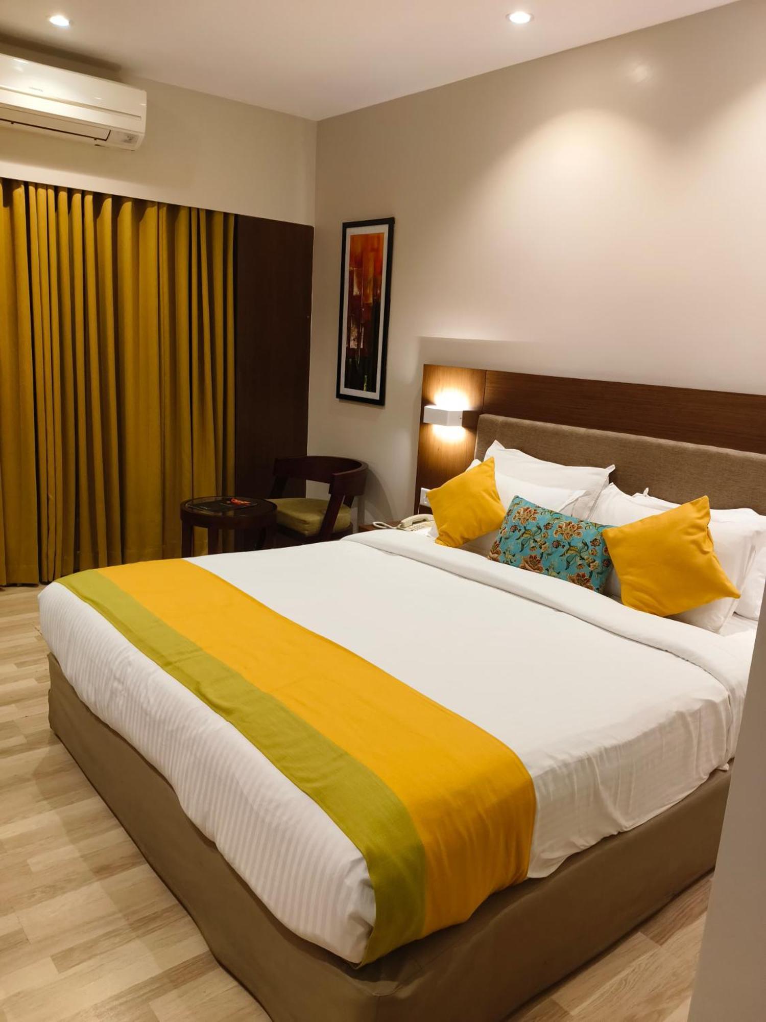Park Residency Adoor Hotel Adur Luaran gambar