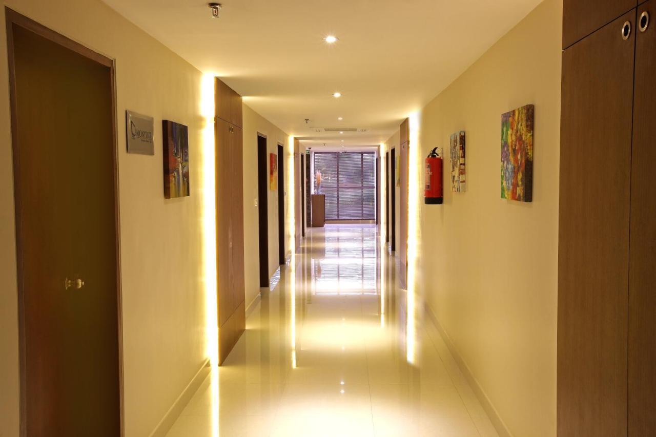 Park Residency Adoor Hotel Adur Luaran gambar