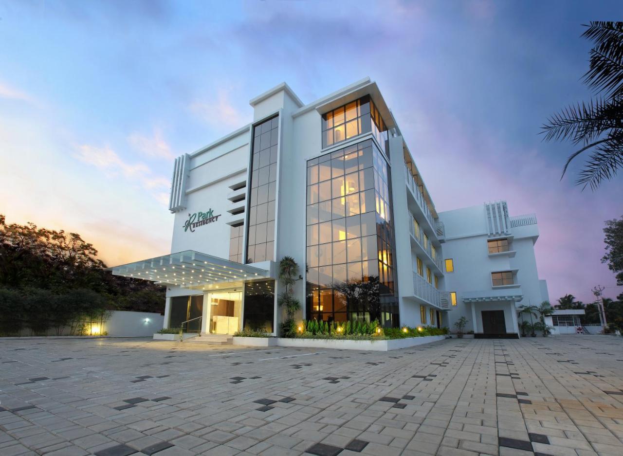 Park Residency Adoor Hotel Adur Luaran gambar